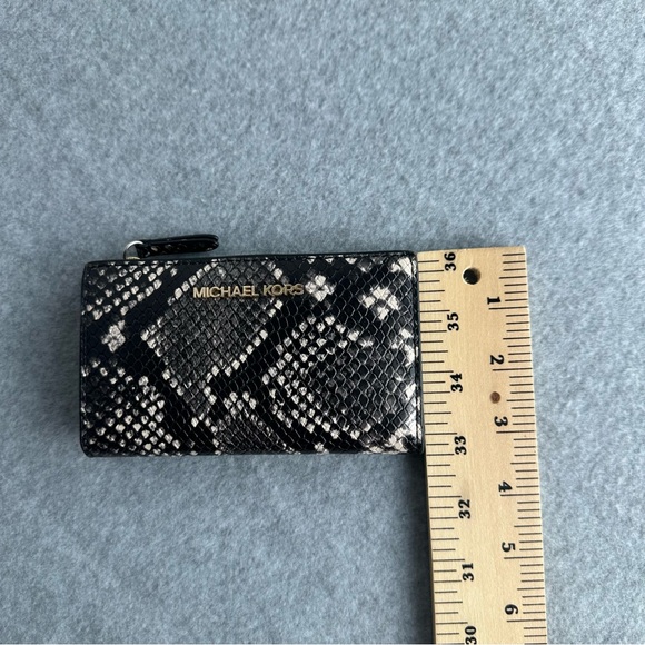 Michael Kors Snake Print Small Jet Set Wallet - Picture 14 of 14